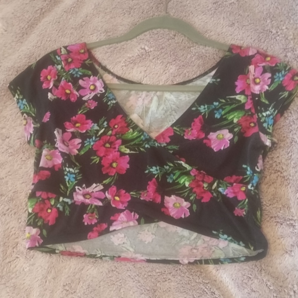 Hollister floral cropped top